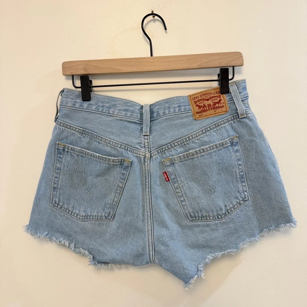 Levi’s light Blue distressed cutoff Denim Women Shorts - Picture 5 of 7